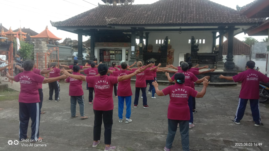 KEGIATAN SENAM LANSIA BANJAR MAMBANG GEDE