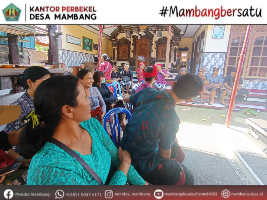 PEMDES MELAYAT DI RUMAH DUKA KETUA BUMDESA MAMBANG